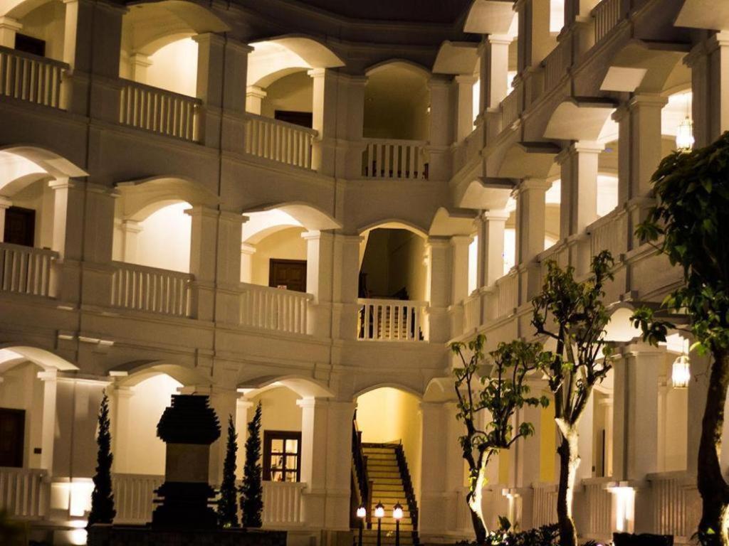 Ammi Cepu Hotell Exteriör bild