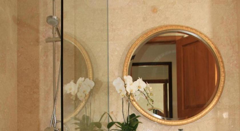 Ammi Cepu Hotell Exteriör bild